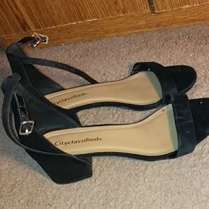 Reposh Black Sandals